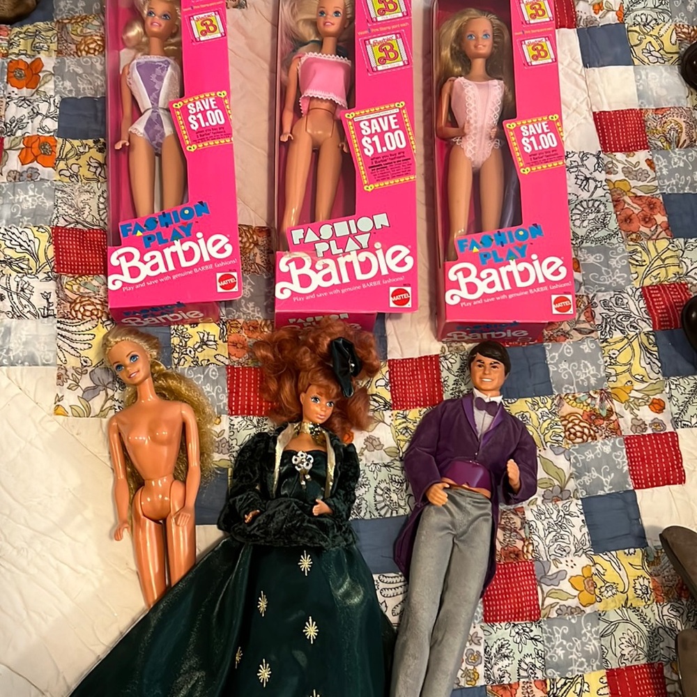 Vintage 80’s 90’s Barbie fashion play and ken